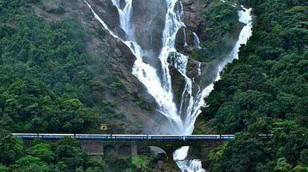 Dudhsagar-falls-in-Goa